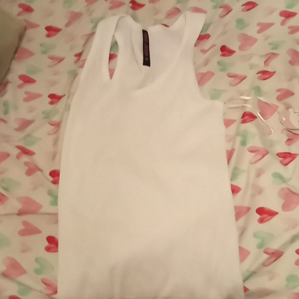 I am selling a tank top